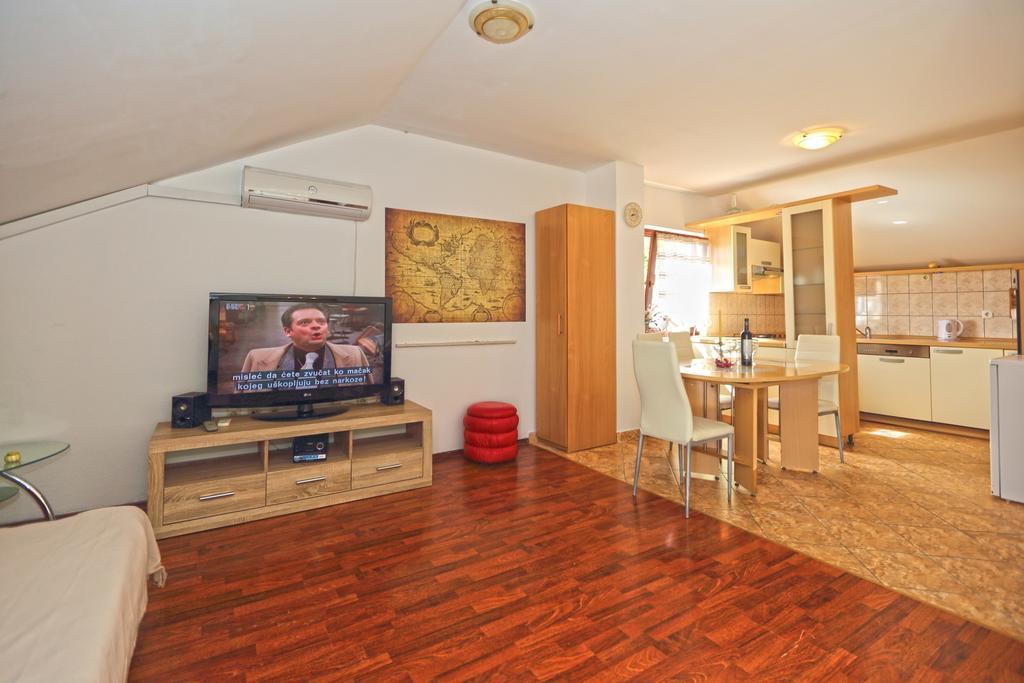 Apartmani Niki Hvar Hvar Town Rum bild