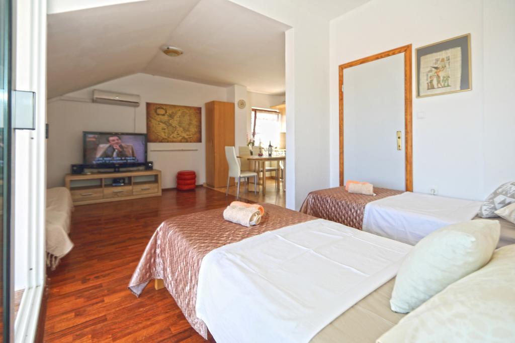 Apartmani Niki Hvar Hvar Town Rum bild