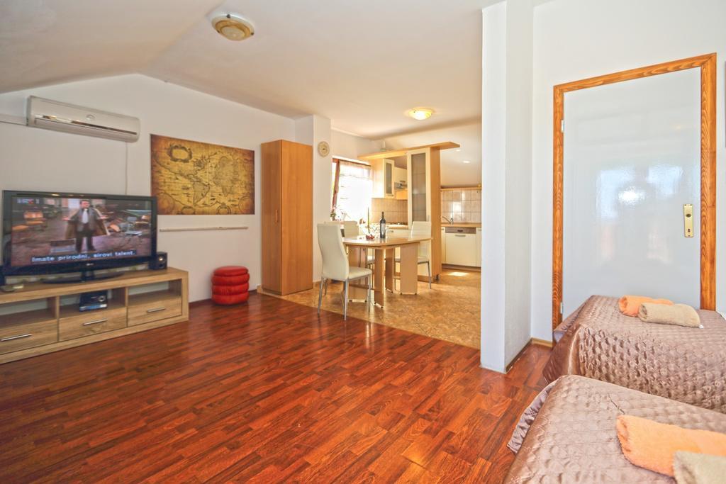 Apartmani Niki Hvar Hvar Town Rum bild